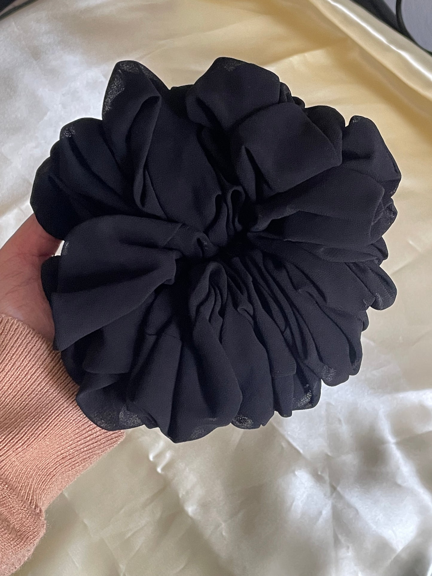Hijab Scrunchie- Black